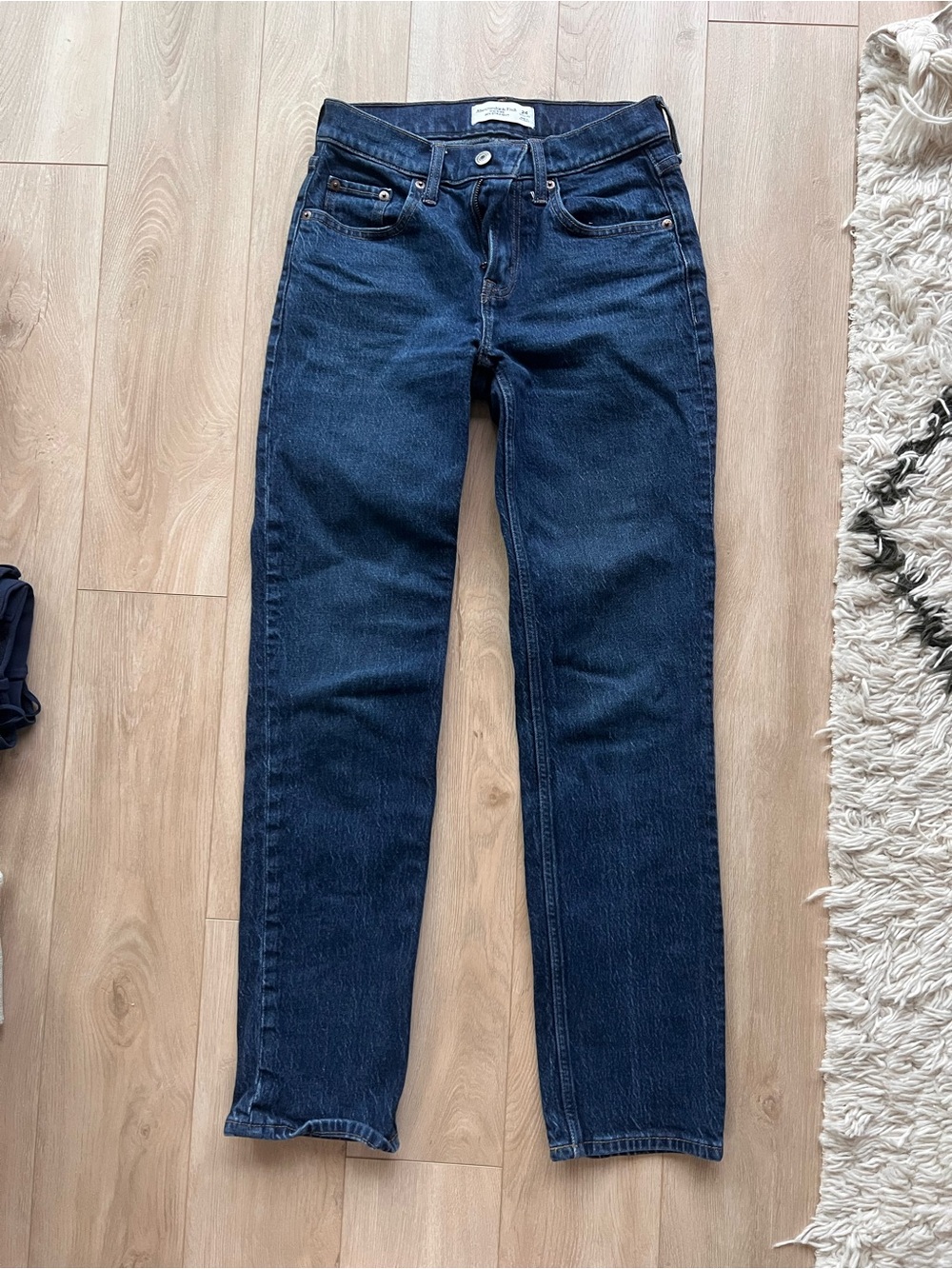 Abercrombie & Fitch Dark Blue Mid Rise 90’s Straight Women’s Jeans